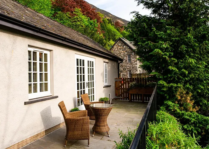 Ravenstone Manor