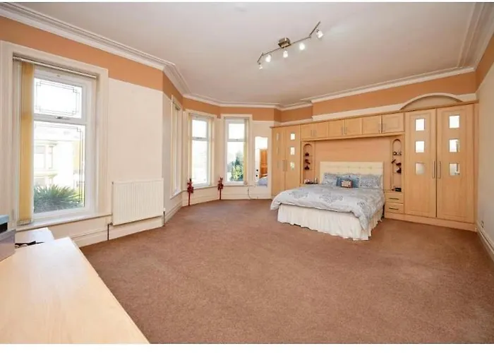 Blackburn Guest House Preston New Road