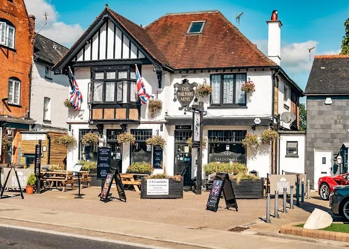 The Stag Hotel And Mailmans Arms Lyndhurst