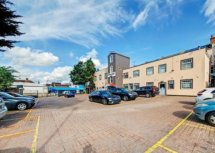 Oyo Bostons Manor Hotel, Hanwell London Greenford 