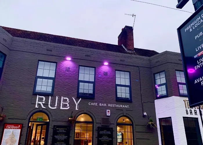 Ruby Pub & Hotel