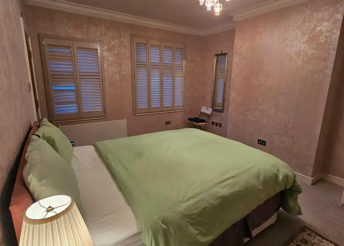 Boston Manor House Hotel Brentford