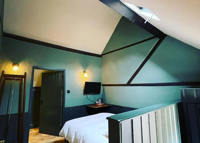 The Plume Of Feathers Farnham 