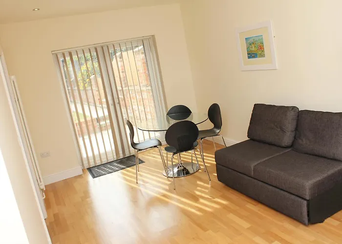 Brentwood Hotel & Apartments