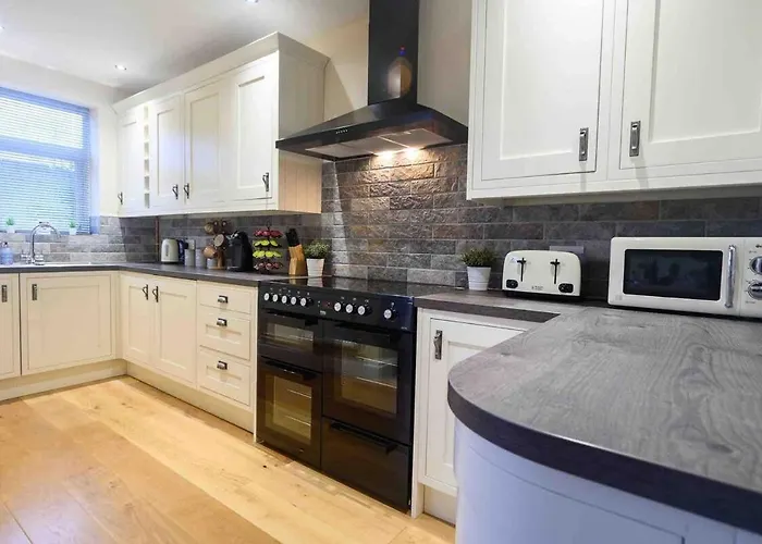 Beechwood House By Ty Sa - Icc & Celtic Manor