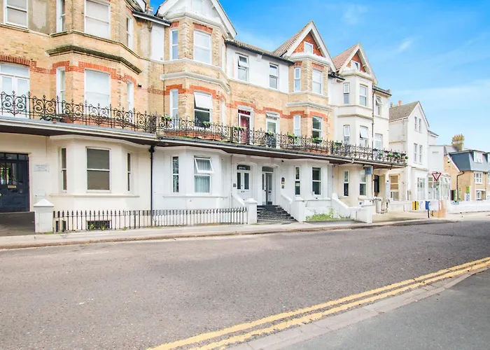 Oyo The Lodge Bournemouth