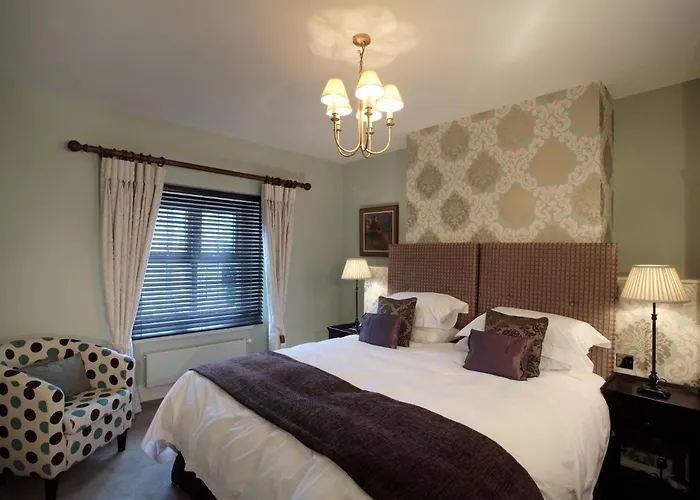 Lorne House Bed & Breakfast Box 