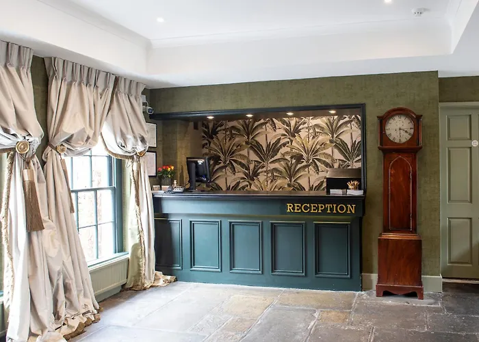 Bush Hotel Farnham
