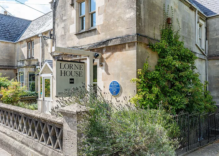 Lorne House Bed & Breakfast Box 