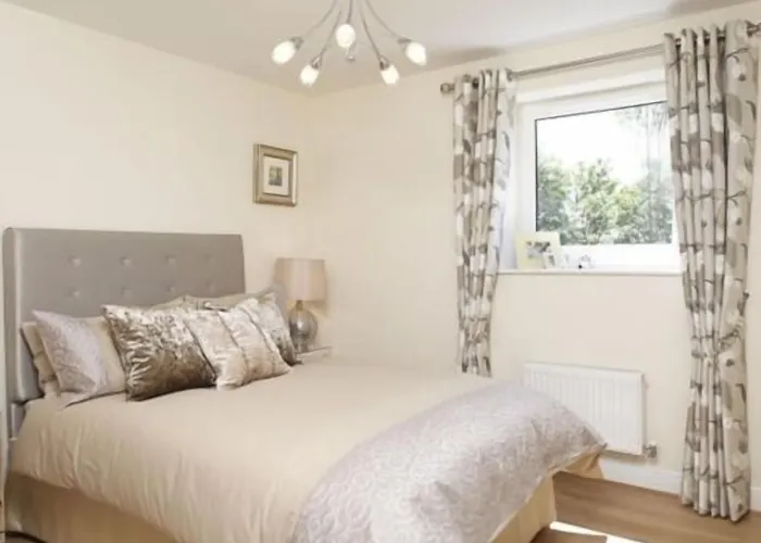 Apple House Guesthouse Heathrow Airport Hillingdon