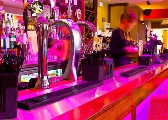 The Lounge Hotel & Bar Penrith