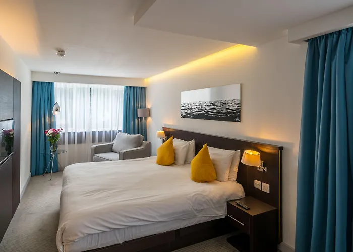 Pelican London Hotel And Residence