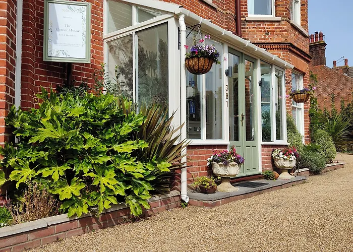The Corner House Bed & Breakfast Lowestoft