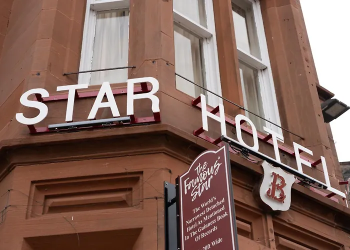The Famous Star Hotel Moffat
