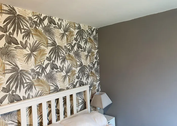 Stansted Airport Guest Rooms Hallingbury