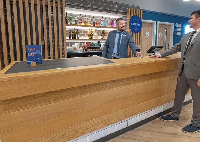 Holiday Inn Express - Fleet By Ihg