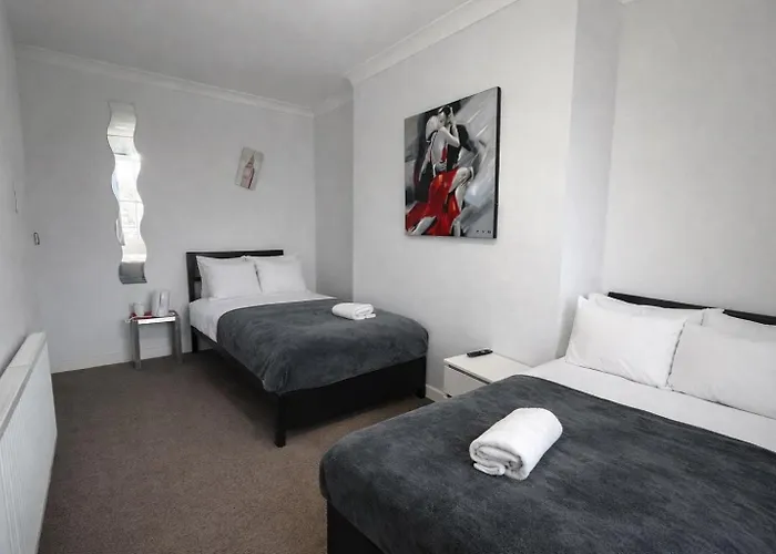 Best Deal - Kings Hotel Blackburn 