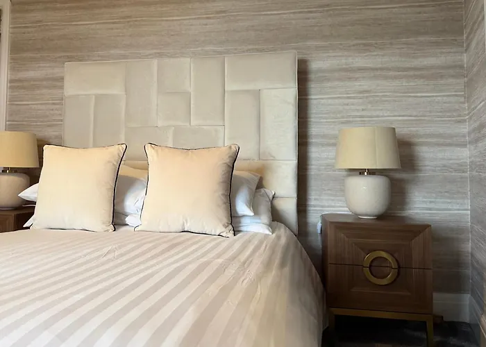 The Lilly Restaurant With Rooms Llandudno