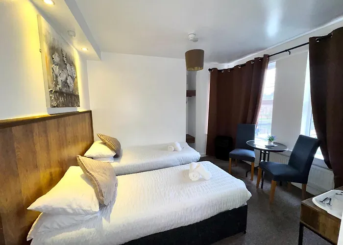 Riverside Hotel