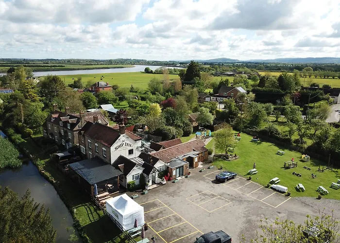The Ship Inn - Self Catering Accommodation