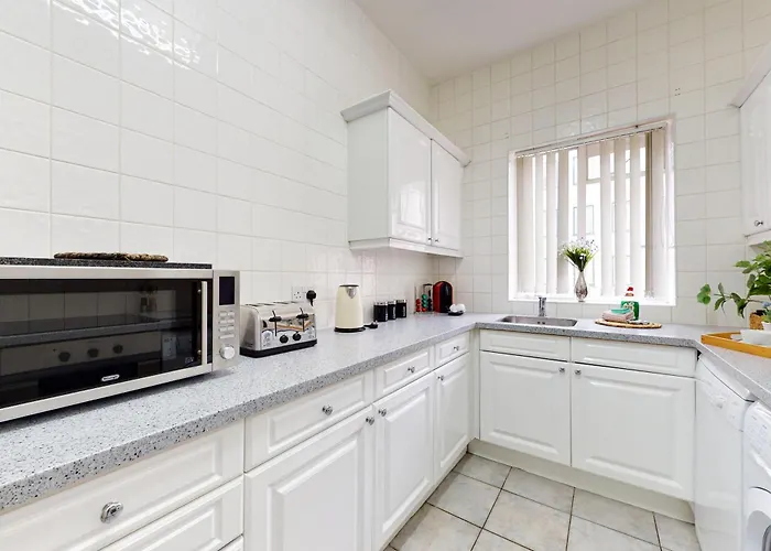Park Lane Apartments/Shaw House London