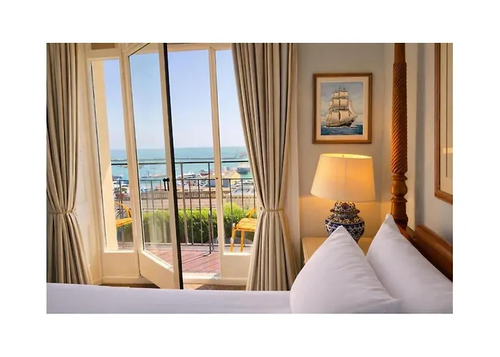The Royal Harbour Hotel
