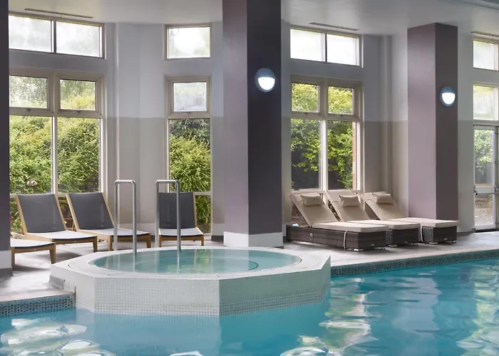 Doubletree By Hilton Dartford Bridge