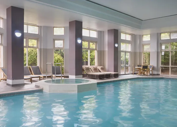 Doubletree By Hilton Dartford Bridge