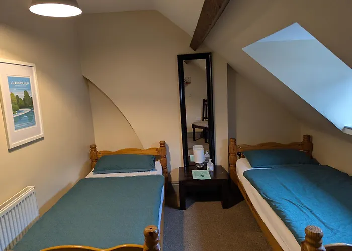 Llangollen Hostel - The Whole Bedroom - Self Catering Facilities
