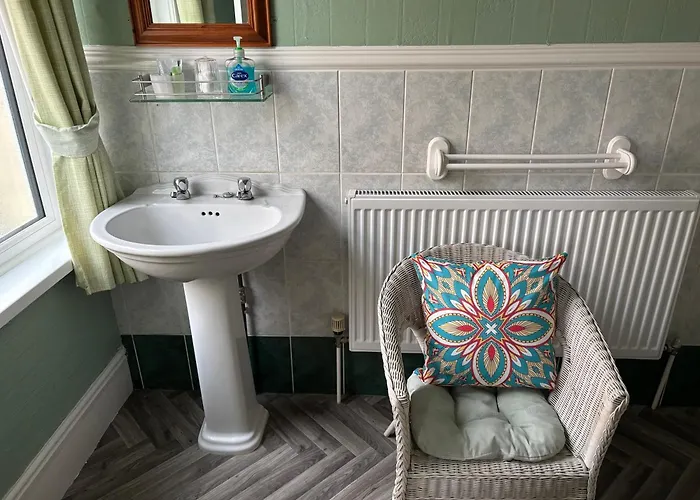 Weybourne Guest House Tenby