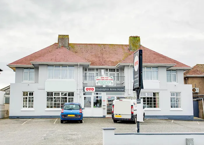 Oyo Godolphin Arms Hotel