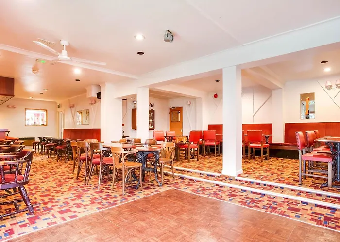 Oyo Godolphin Arms Hotel