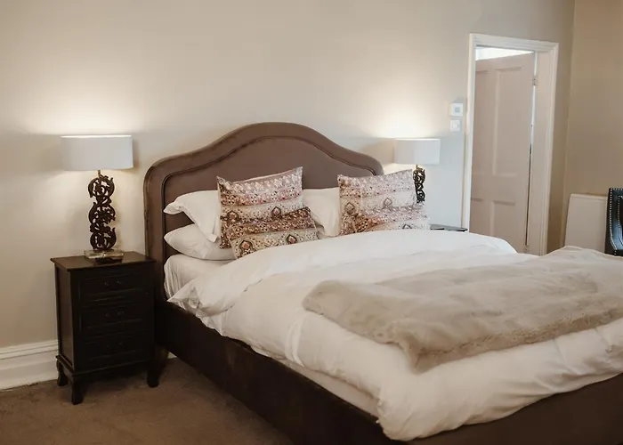 Glewstone Court Country House Hotel