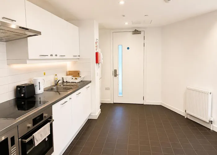 Torquay House Hostel London