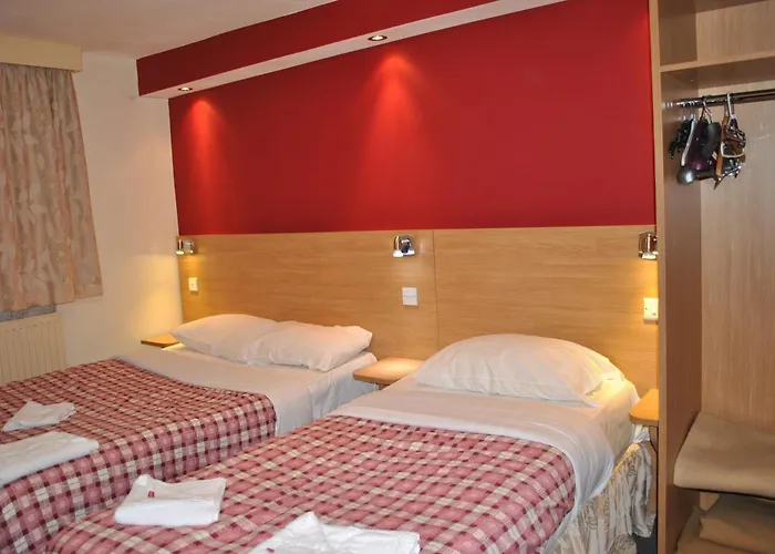Carlton Hotel London