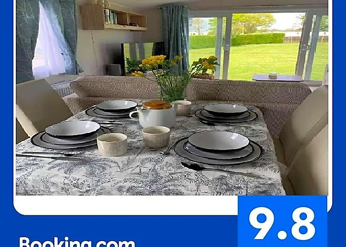 Skegness,North Shore Holiday Park , New 8 Berth Caravan For Rent