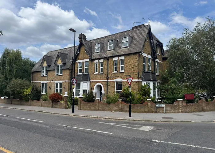 Kirkdale Hotel