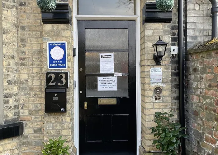 Diamonds Lodge Near York Hospital