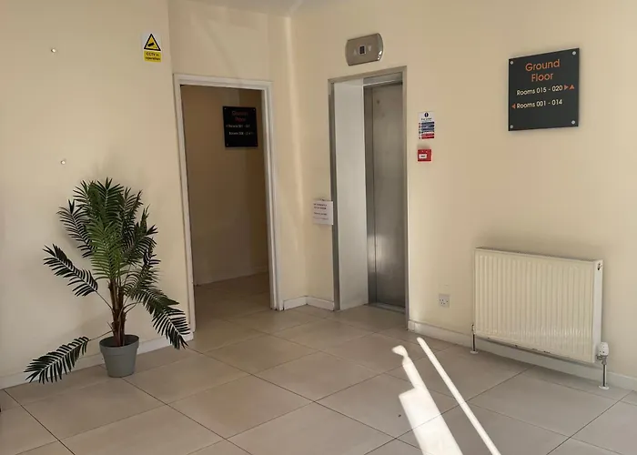 Central Hotel Gloucester By Roomsbooked