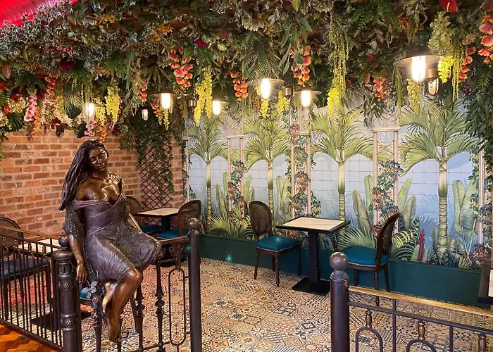 Rooms At Rue