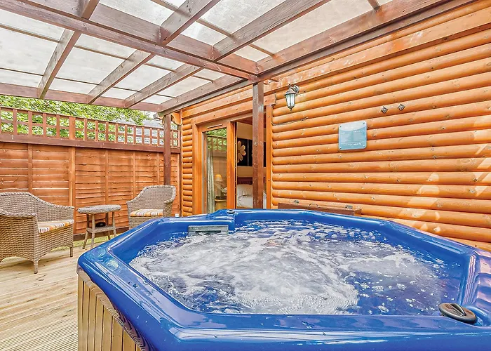 Tilford Woods Lodge Retreat Hurley 