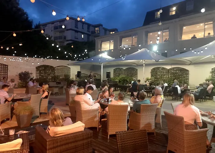 Tlh Toorak Hotel - Tlh Leisure, Entertainment And Spa Resort Torquay