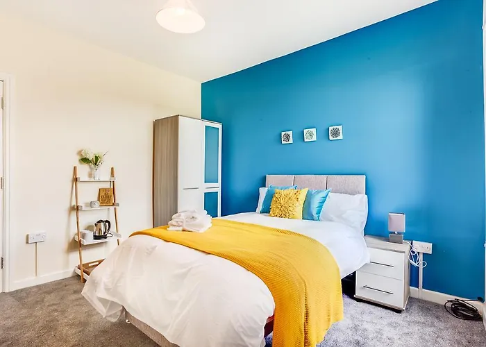 Townhouse @ 62 Samuel Street Crewe Hotel