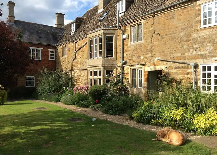 Castle Farm House B&B Rockingham