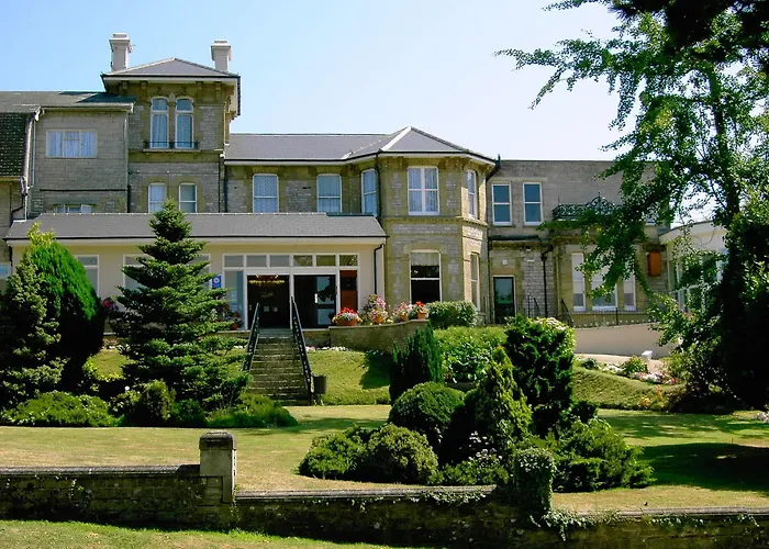 Melville Hall Hotel And Utopia Spa
