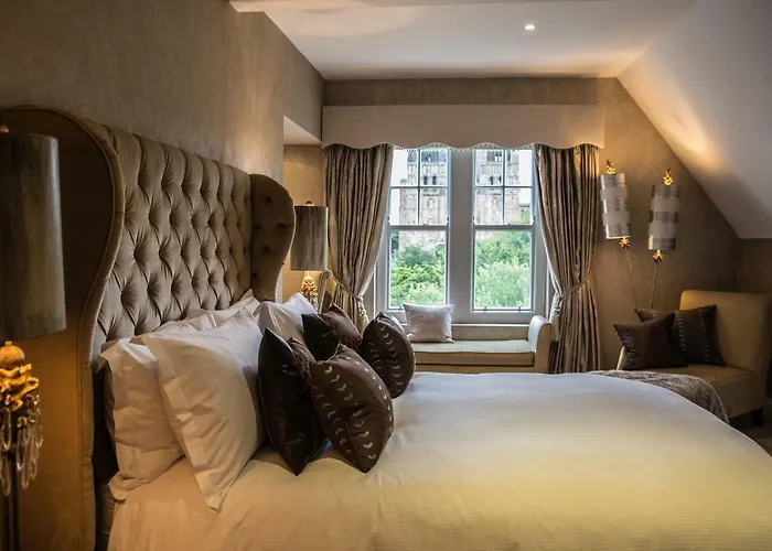 Forty Winks Guest House & Residence