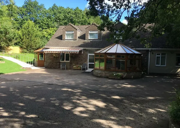 Bedrock Lodge Winterbourne