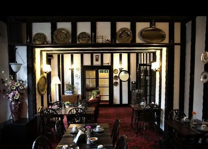 Hamilton Court Hotel