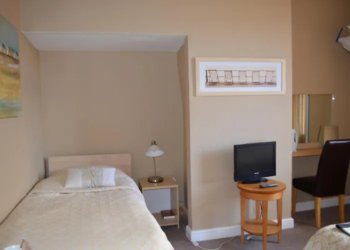 Oak House Bb Bed & Breakfast Oldham