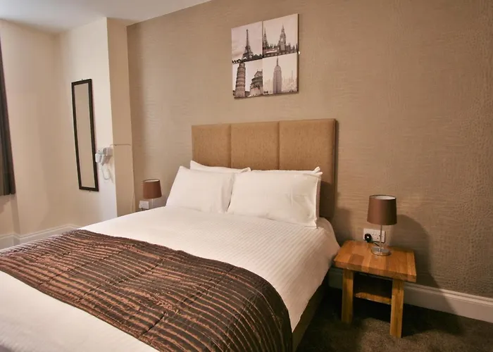 New County Hotel & Serviced Apartments By Roomsbooked